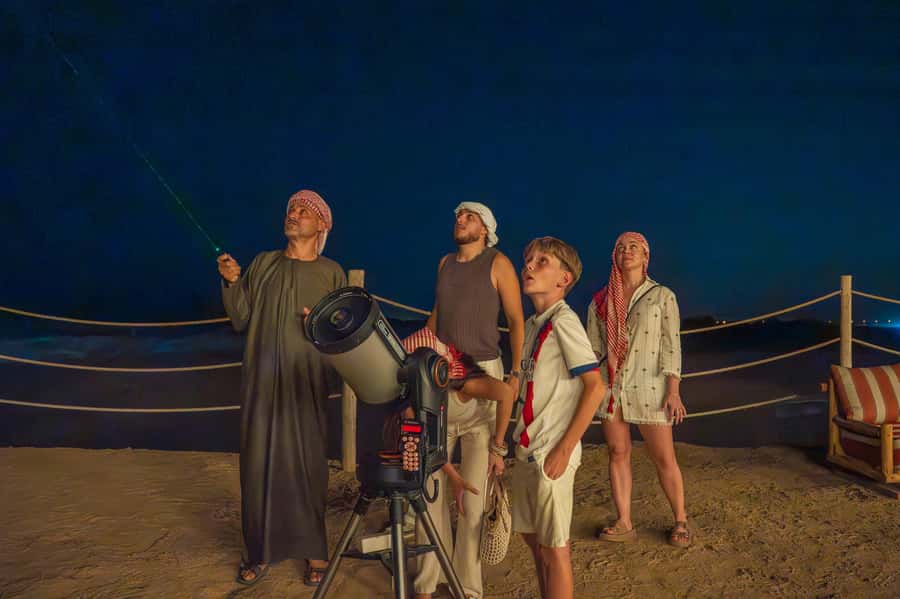 Dubai: Heritage Safari, Camel Ride & Al Marmoom Oasis Dinner - Sunset, falcons, and close contact with animals