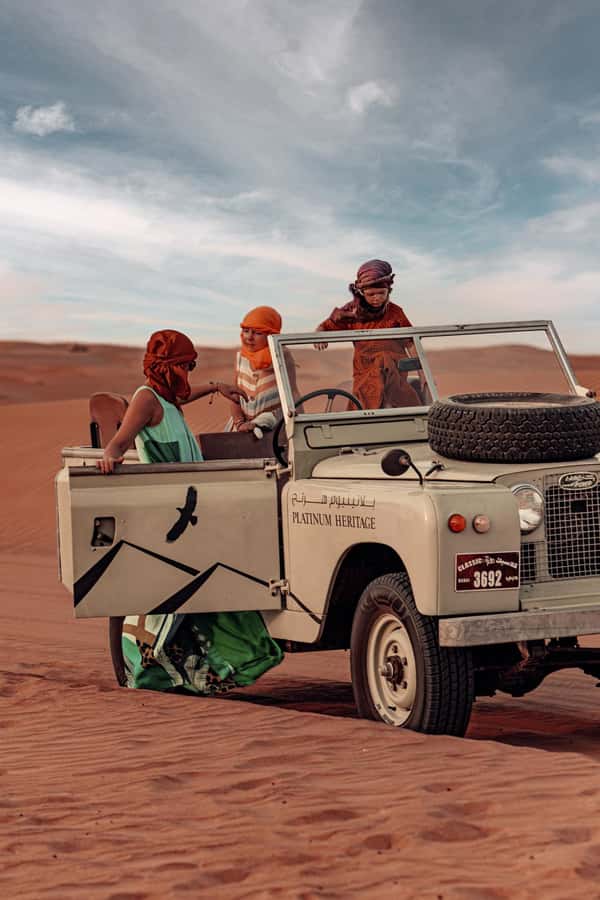 Dubai: Heritage Safari in Vintage Land Rover with Dinner - Who should book this experience?