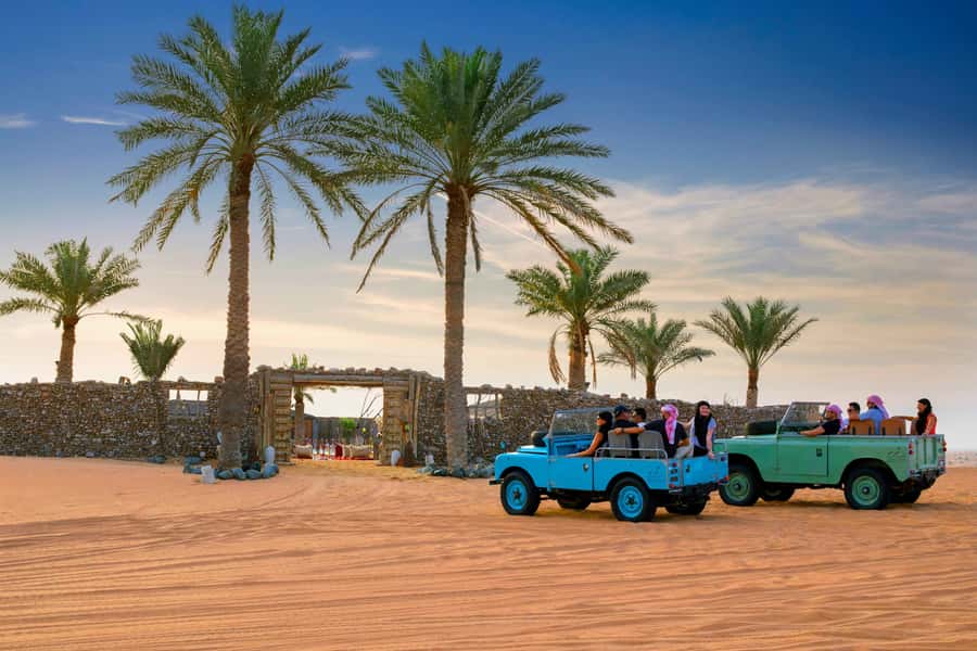 Dubai: Heritage Safari in Vintage Land Rover with Dinner - Stargazing after dinner