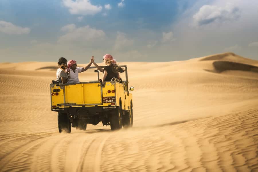 Dubai: Heritage Safari in Vintage Land Rover with Dinner - What the $189 price includes