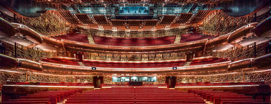 Dubai: Walking, Architecture and History Tour of Dubai Opera - Admiring the architecture and artwork