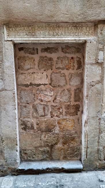 Dubrovnik: Game of Thrones and History Small Group Tour - St. Stephen’s remains and the city beneath the scenes