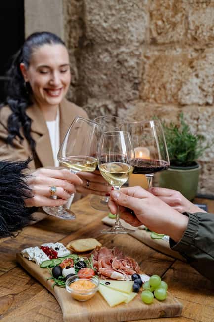 Dubrovnik Old Town: Night tour with History, Wine & Bites - Key points to know before booking