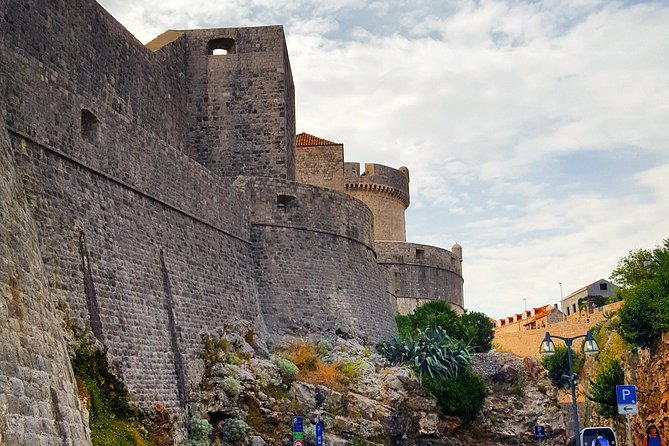 Dubrovnik walking history tour - Orlando’s Column and the idea of freedom