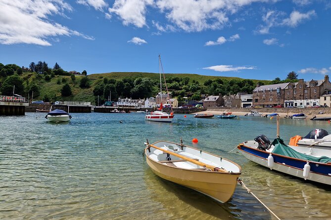 Dunnottar Castle and Coastal Heritage - Lunch and the harbor at Stonehaven