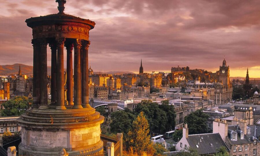 Edinburgh: 3-Hour Historical Walking Tour in Spanish - Why this three-hour walk works well in Edinburgh