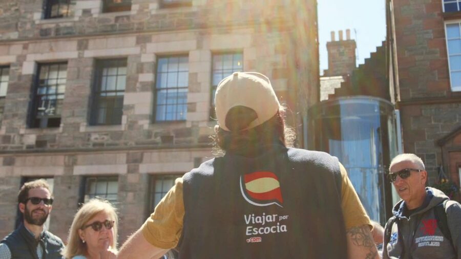 Edinburgh: 3-Hour Historical Walking Tour in Spanish - Who should book this walking tour?