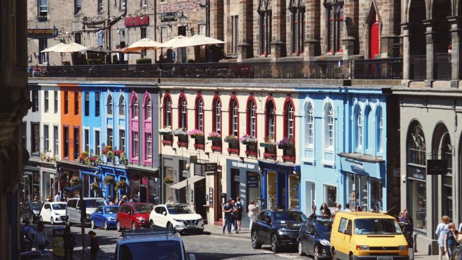 Edinburgh: 3-Hour Historical Walking Tour in Spanish - The Royal Mile and St Giles’ Cathedral