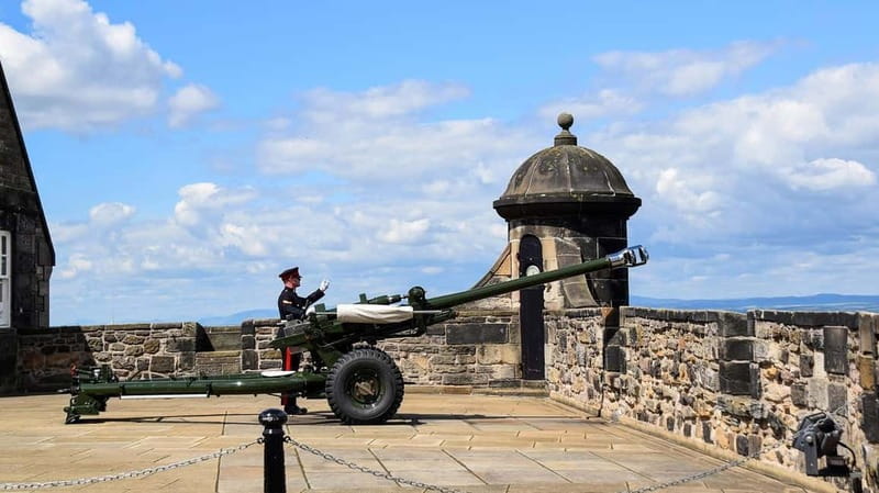 Edinburgh: Edinburgh Castle Guided History Tour with Tickets - Hospital Square, prison rooms, and the castle’s harder stories
