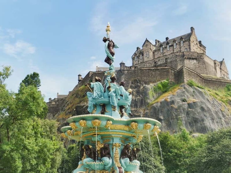 Edinburgh: Edinburgh Castle Guided History Tour with Tickets - Western Panorama and the best photo stop