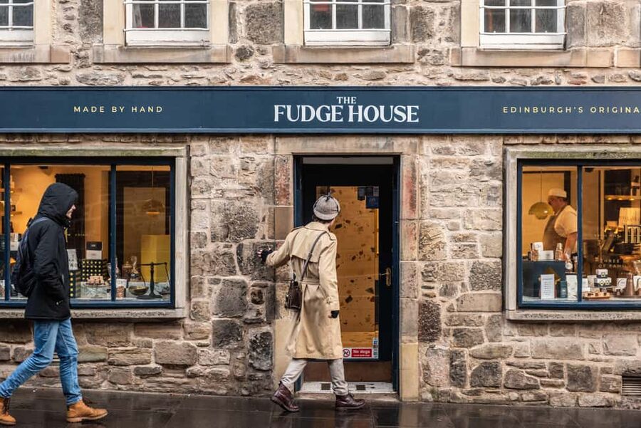 Edinburgh: Historical Gems Tour with Whisky & Local Flavours - What $53 Buys You in Two Hours