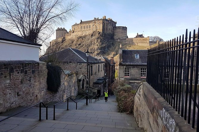 Edinburgh: History Lovers Old Town Walking Tour - Why This Two-Hour Walk Works