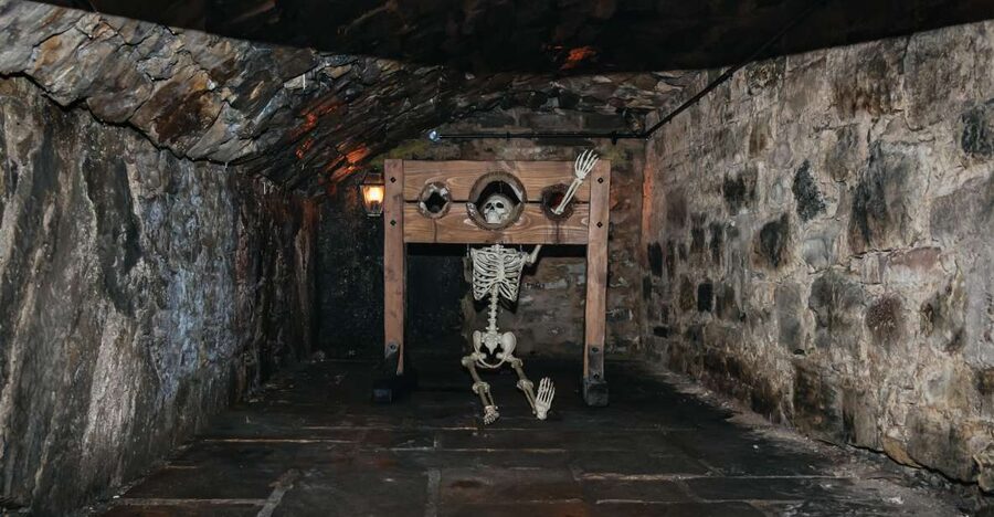 Edinburgh: Old Town and Underground Historical Tour - Criminals, Doctors, And Edinburgh’s Darker Stories