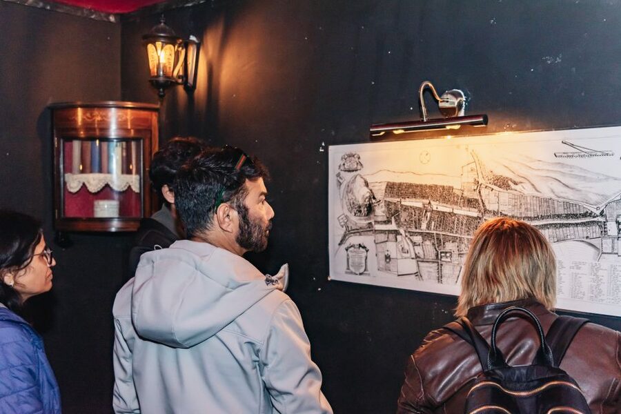 Edinburgh: Old Town and Underground Historical Tour - What The 90-Minute Format Does Well