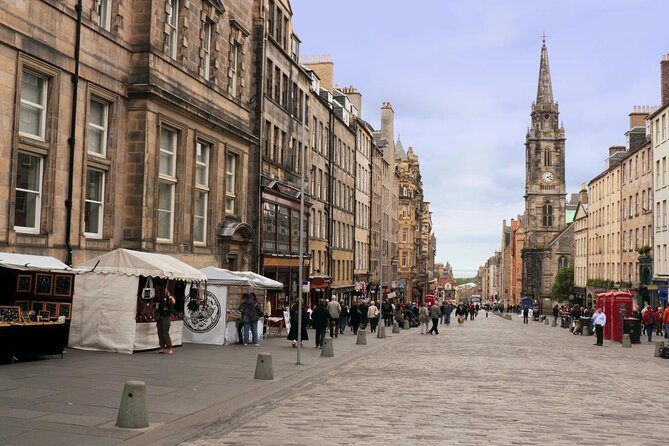 Edinburgh Old Town: Historical Guided Walking Tour - Key points at a glance