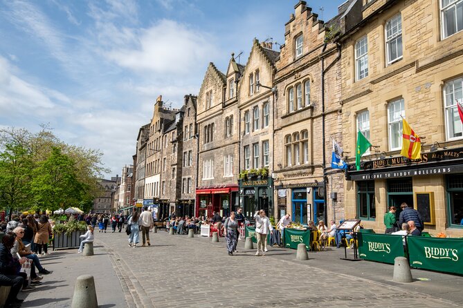 Edinburgh Old Town: Historical Guided Walking Tour - Guide style: clear stories and practical tips