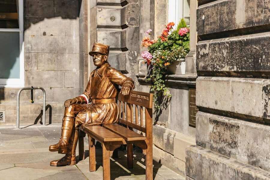Edinburgh: Old Town History and Tales Walking Tour - Harry Potter links without making the tour only about Harry Potter