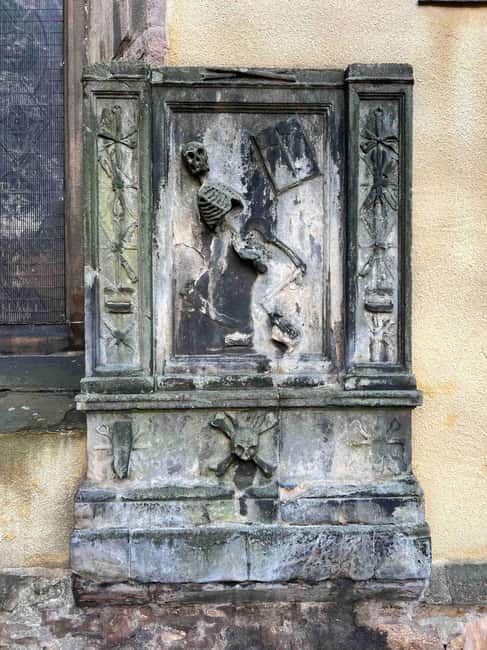 Edinburgh's Dark History Walking Tour - The upper Royal Mile and Brodie’s Close