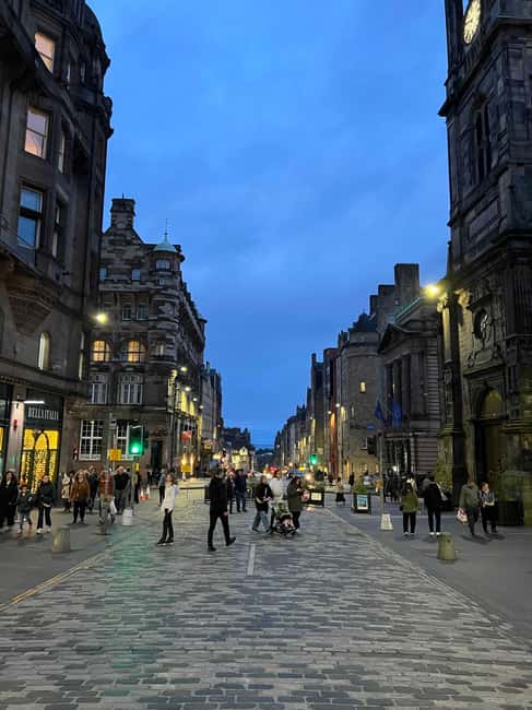Edinburgh's Dark History Walking Tour - Paisley Close, plague, and the Old Town’s crowded past