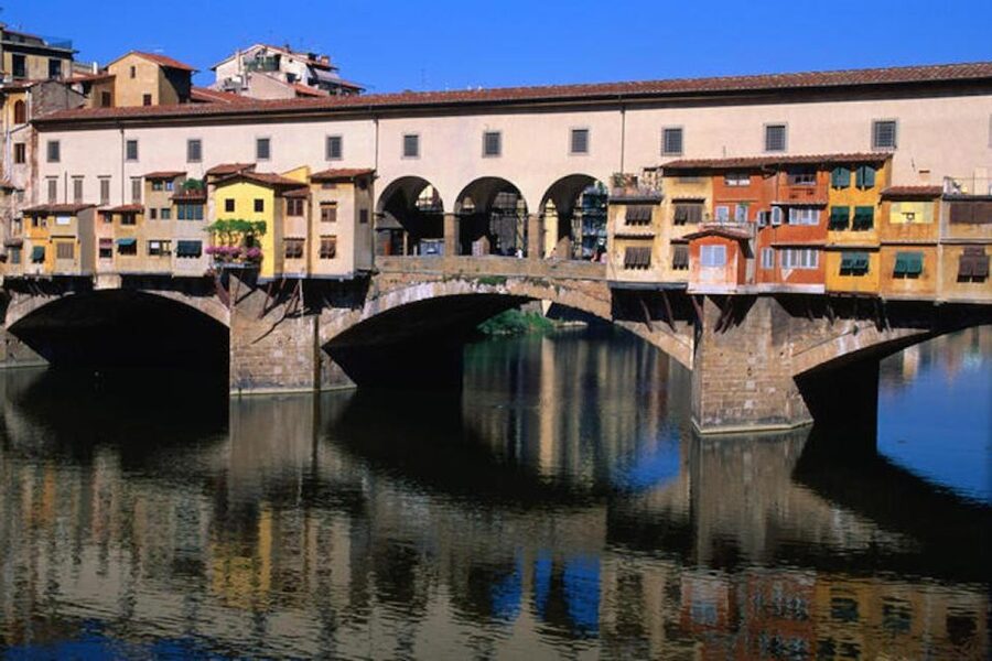 Essential Florence Walking Tour to discover its history - Palaces Along Via Tornabuoni
