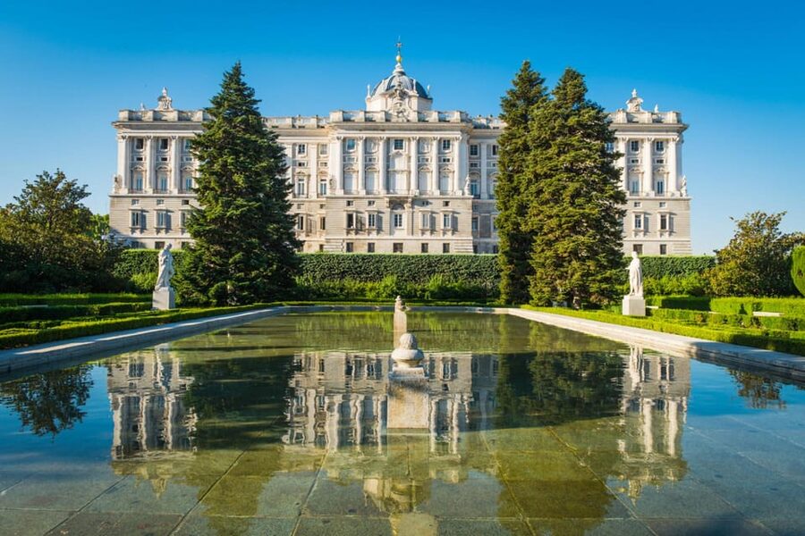 Essential Madrid: Walking Tour of the Historic Center - Calle Cuchilleros and the road to Plaza de la Villa