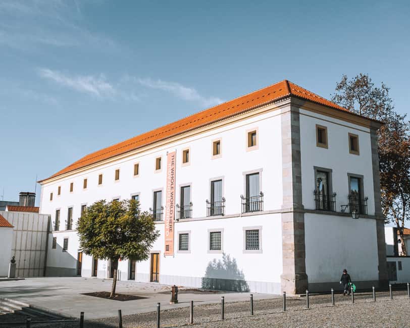 Évora: Private & Flexible Walking Tour in Historic Center - Páteo de São Miguel, Igreja da Graça, and São Francisco