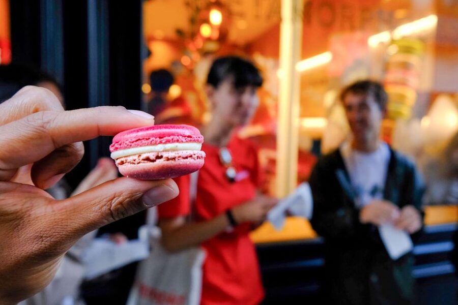 Explore the Marais: History, Art & Local Culture - The merveilleux pastry stop