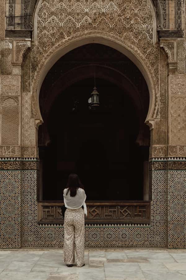 Fez: Guided Walking Tour of the Historic Medina - Artisan workshops, where souvenirs gain a backstory