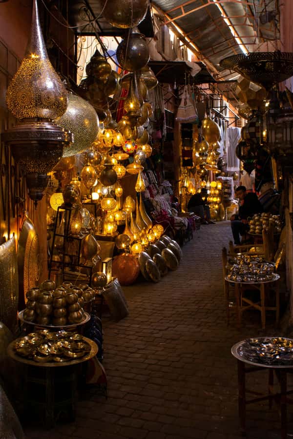 Fez: Walking Tour in the Ancient City of Fez - Pace, group size, and what three hours can cover