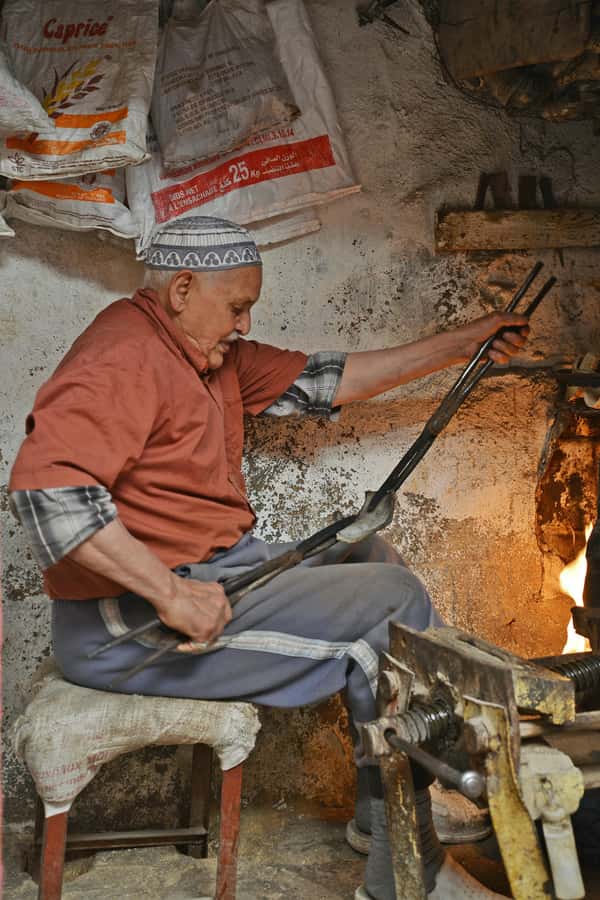 Fez: Walking Tour in the Ancient City of Fez - Seffarine Square and the route’s working character