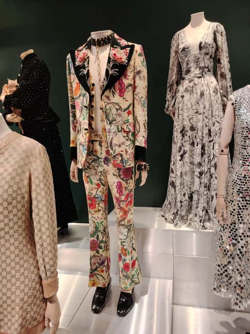 Florence: Fashion History Guided Walking Tour & Museum Visit - Why the guide matters more than shopping time
