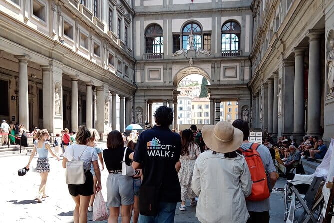 Florence Highlights: Guided Walking Tour of the Historic Center - Mercato Nuovo and the famous piglet