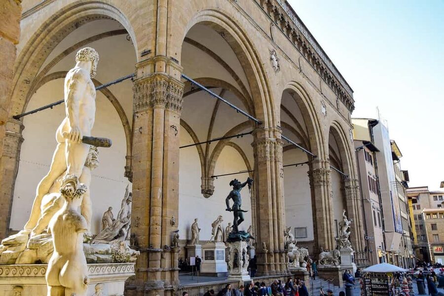 Florence Medici Bike Tour – Cycle Through History and Power - Ponte Vecchio and the Vasari Corridor