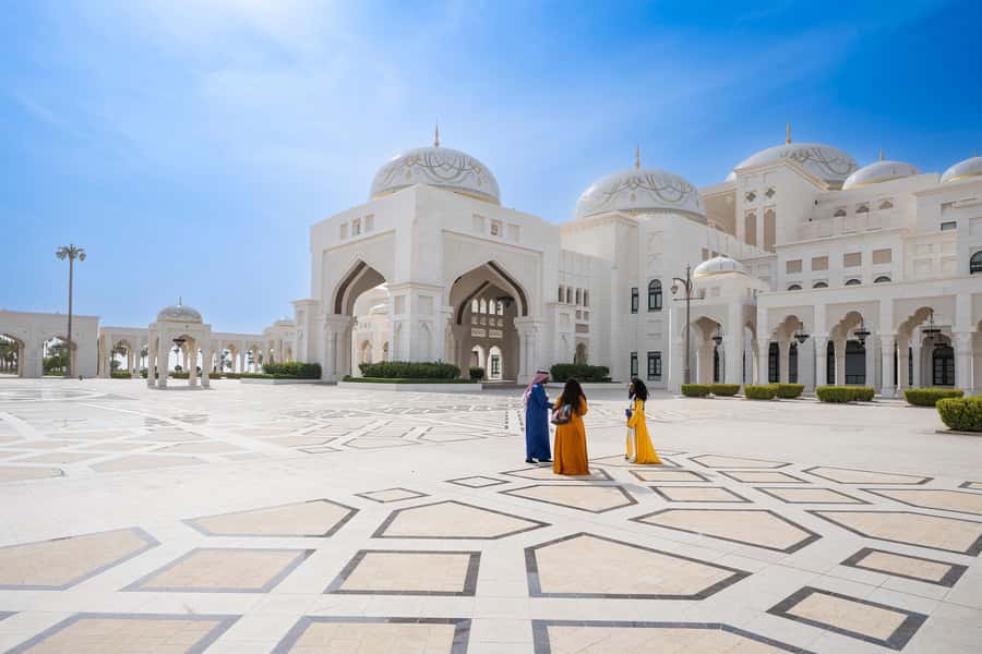 From Abu Dhabi: Grand Mosque, Royal Palace& Heritage Village - The Corniche connects old ideas with new Abu Dhabi