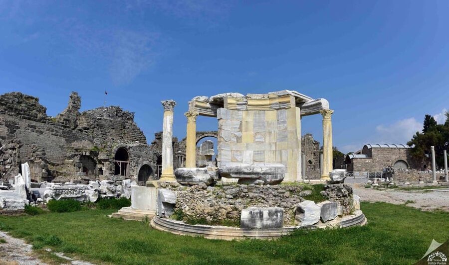 From Antalya: Day Tour of Ancient Roman Sites - Perge: broad Roman streets and a big archaeological site