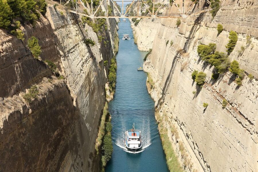 From Athens: Ancient Corinth Day Trip with Canal & VR Guide - The Corinth Canal: a short stop with a big view