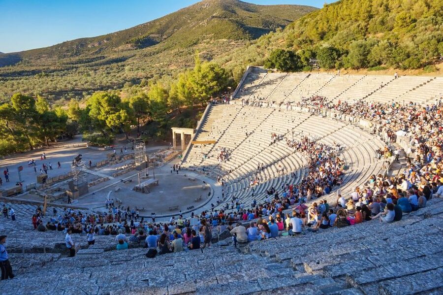 From Athens: Explore Ancient Greece 4-Day Tour - Day three: A slower morning in Delphi and the road to Kalambaka