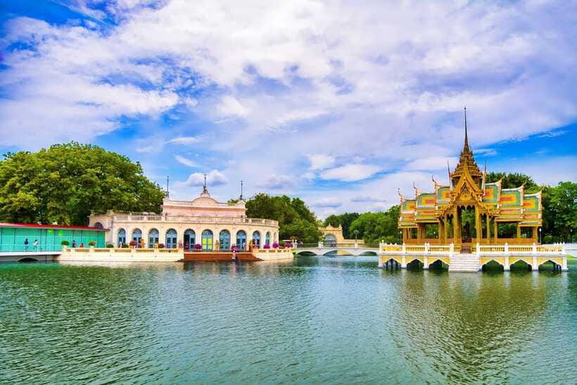 From Bangkok: Ayutthaya Ancient City Temple Tour - Wat Phra Si Sanphet shows Ayutthaya’s royal side