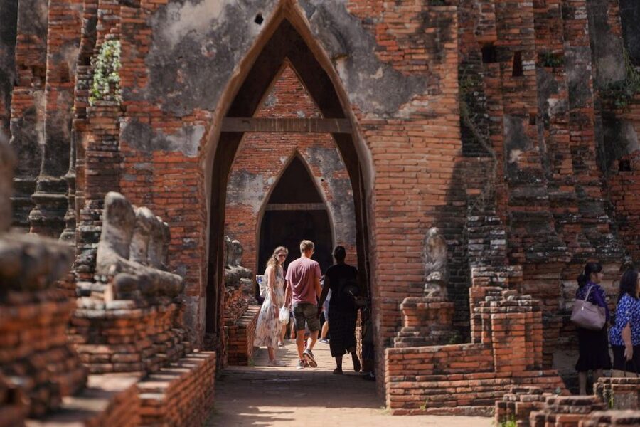 From Bangkok: Ayutthaya Historical Day Tour by Bus - How good is the guide service?