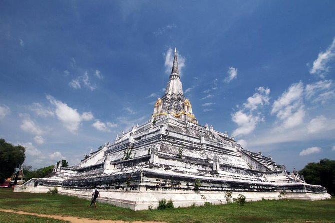 From Bangkok: Ayutthaya Temples Small Group Tour with Lunch - The morning ride and small-group setup
