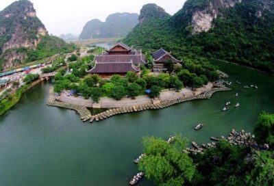 Trang An eco-tourism – Hoa Lu ancient & Mua Cave