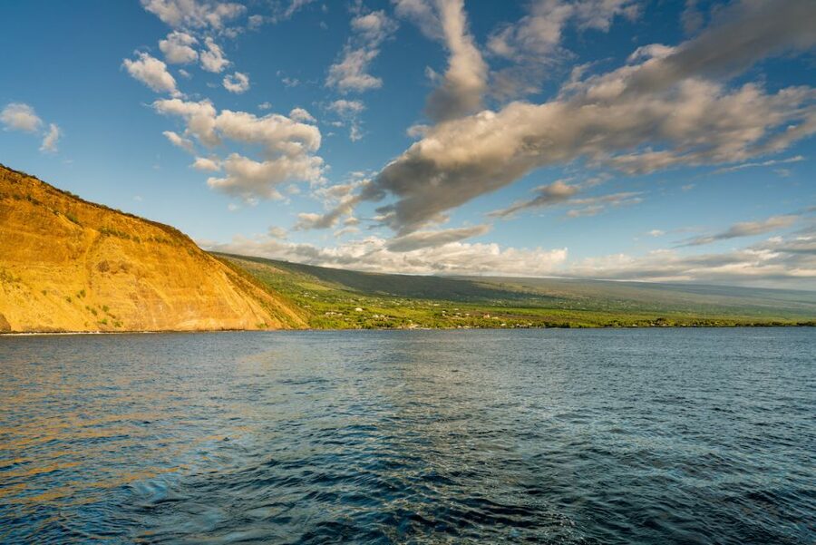 From Hawaii: Historical Dinner Cruise Tour to Kealakekua Bay - Slack-key music and the sunset hour