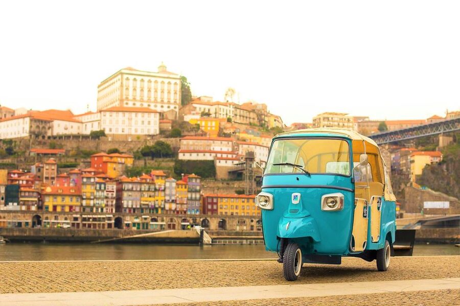 From Leixões: Private Porto Historic Center Tuk Tuk Tour - Livraria Lello, Carmo, and Carmelitas
