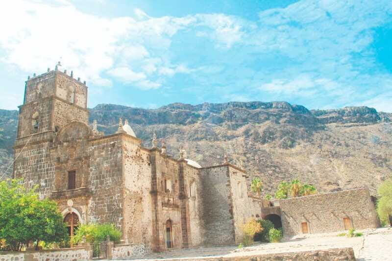 From Loreto: Historical San Javier Mission Tour with Lunch - Lunch with local flavor