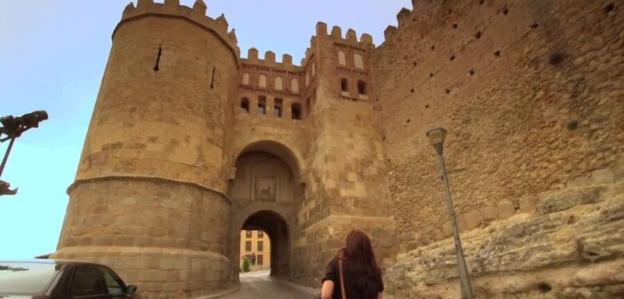 From Madrid: History and Charm of Segovia Full-Day Tour - The Alcázar is the day’s storybook stop