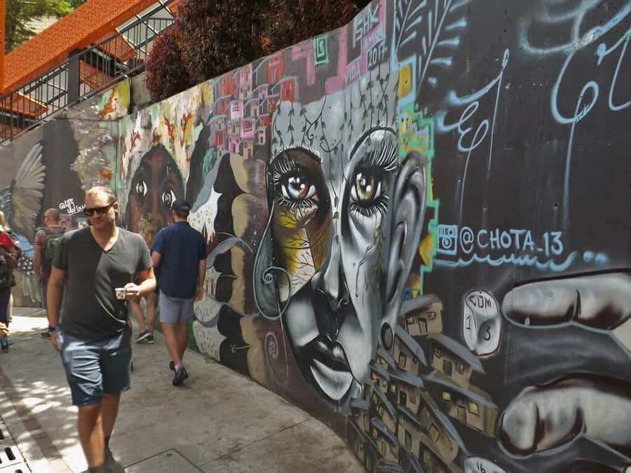 From Medellín: Private Pablo Escobar History Tour - The grave and the place where Escobar died