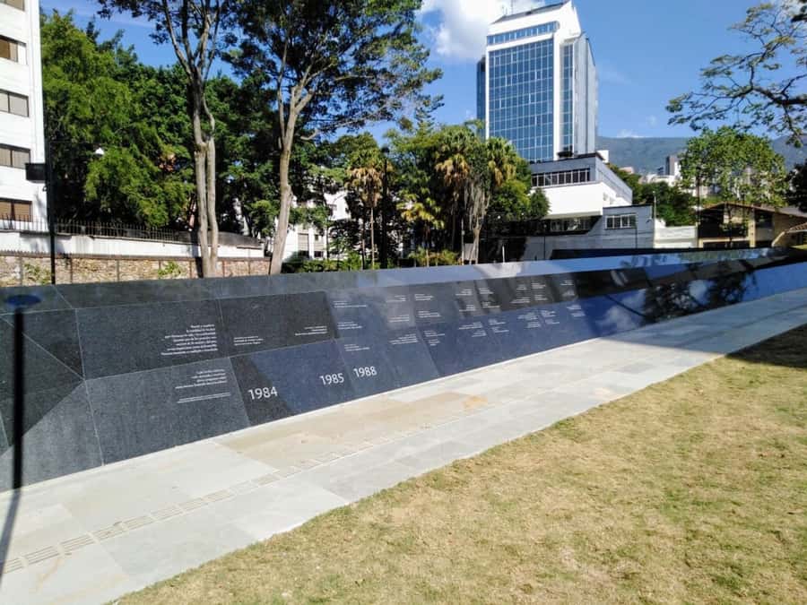 From Medellín: Private Pablo Escobar History Tour - What the private format gives you