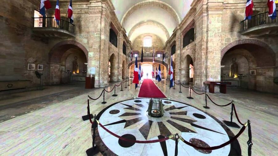 From Santo Domingo: Full day Historical Tour with Lunch - Walking the Zona Colonial