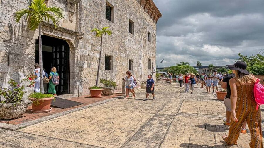 From Santo Domingo: Full day Historical Tour with Lunch - Is $75 a fair price?