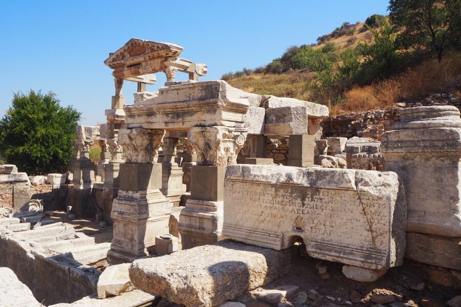 Full-Day Tour of Ancient Ruins in Ephesus from Izmir - The Library of Celsus is the visual centerpiece